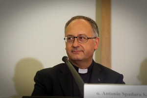 ojciec Antonio spadaro